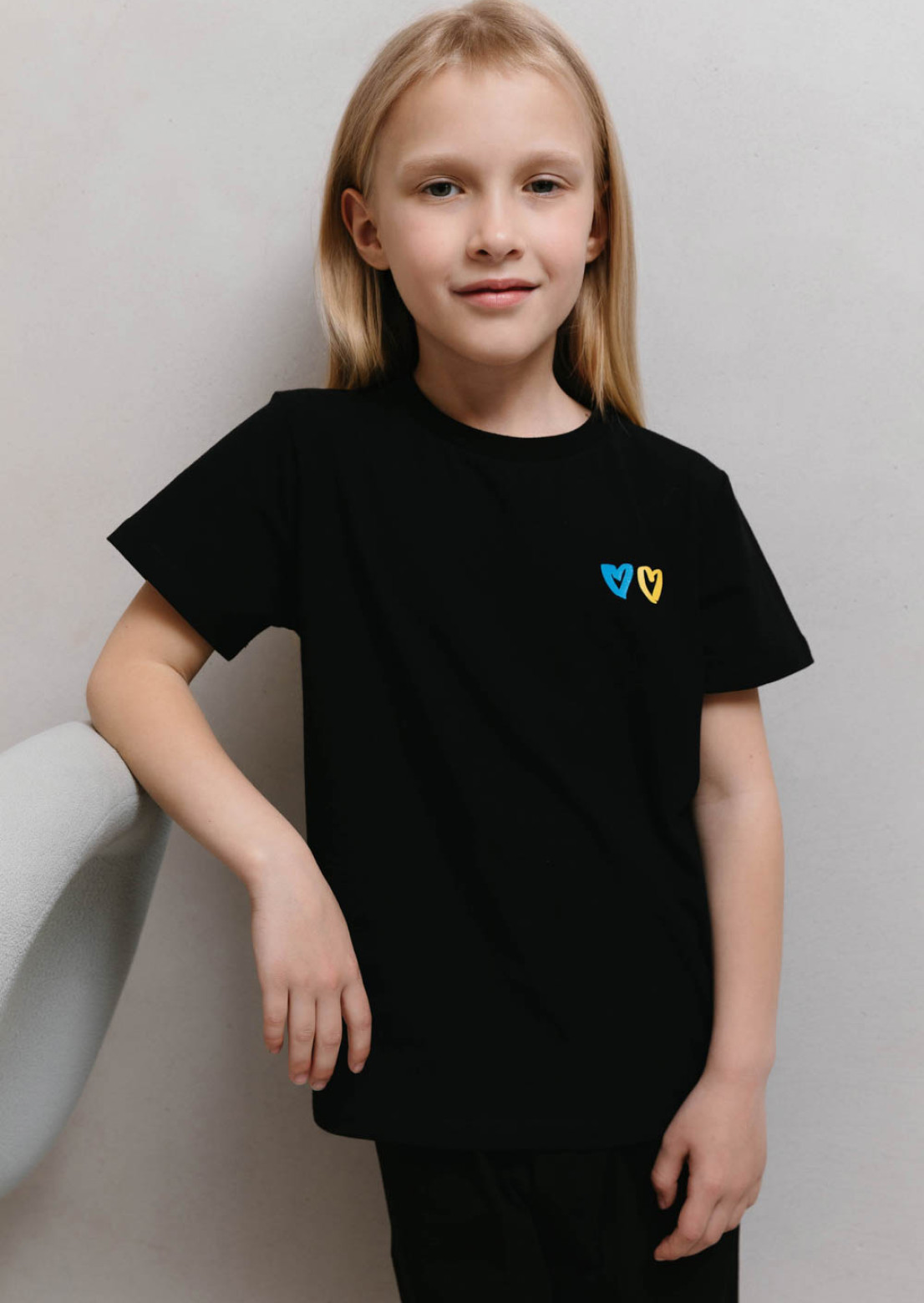 Children's black T-shirt "Два серця" 
